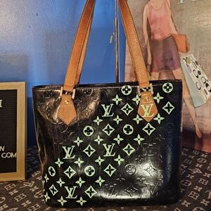 Custom Louis Vuitton Vernis Houston dyed black with mint htv monogram